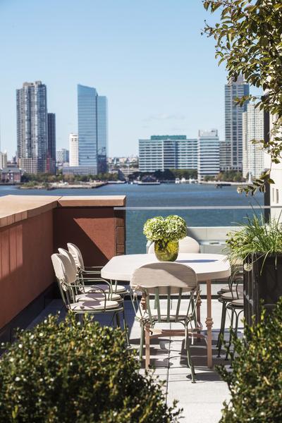 Hudson View Corner Terrace Suite
