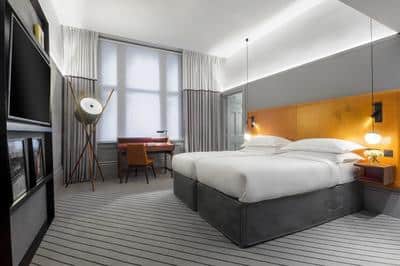 2 Twin Beds