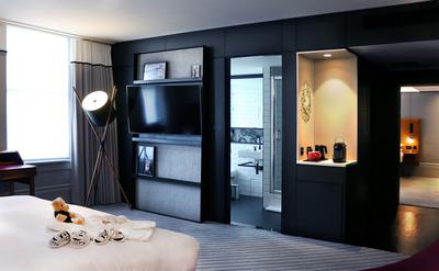 Deluxe Family Room