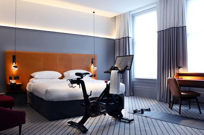 1 King Bed Deluxe, Fitness Equipped