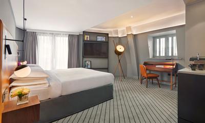 1 King Bed Deluxe