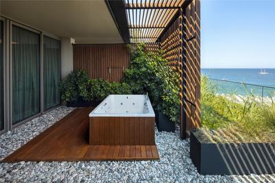 ROYAL RESIDENCE FAMILY SUITE SEA VIEW TERRACE