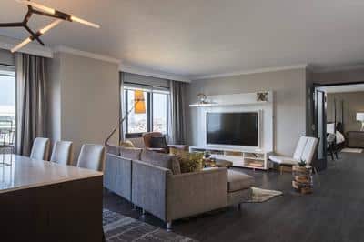 Vice Presidential Suite - Living Room