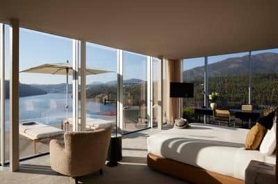 Pool Suite