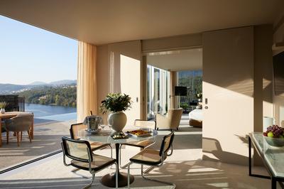 Pool Suite