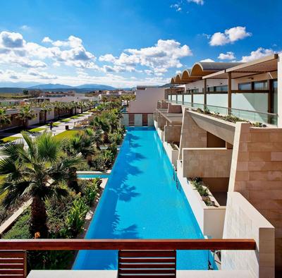 Deluxe Room with Shared Pool
