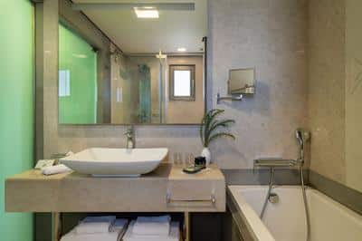 Deluxe Room with Shared Pool