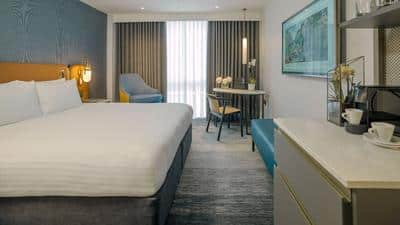 LHRRS-R007-Executive-Guestroom.16x9