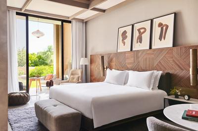 1 King Bed