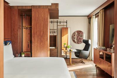 Junior Suite City View with Terrace