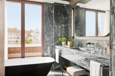 Junior Suite City View with Terrace