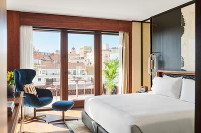 Junior Suite City View with Terrace