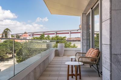 Deluxe Suite Bridge View