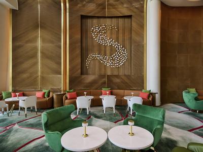 Dome Fairmont Lounge