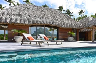 Royal Beach Villa with Pool