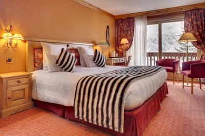 Quad King Bed Mountain View