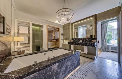 Premium Suite