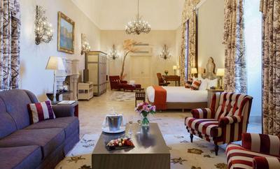 Tornamira Elegant Suite