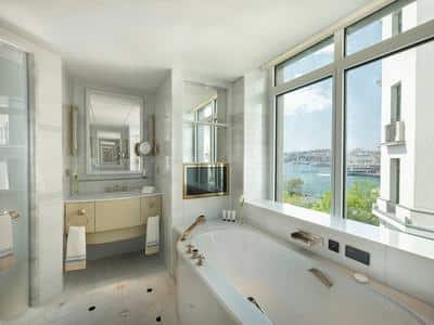 Superior Bosphorus Suite