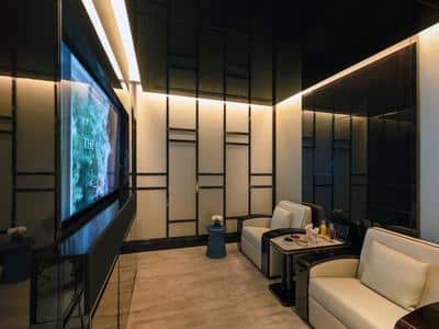 The Peninsula Suite