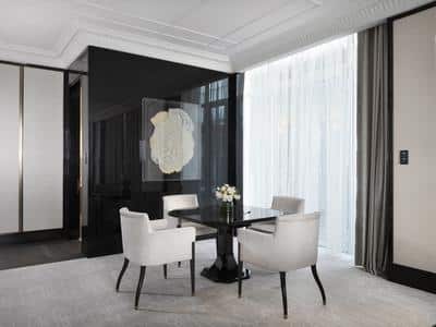 Deluxe Suite With Garden