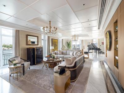 The Peninsula Suite
