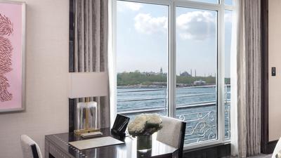 Superior Bosphorus Room