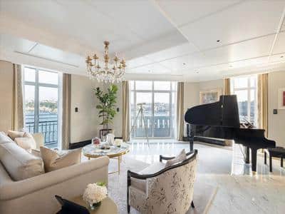 The Peninsula Suite