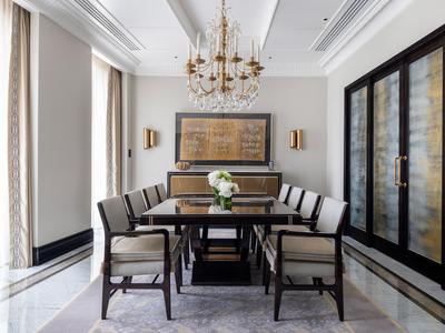 The Peninsula Suite