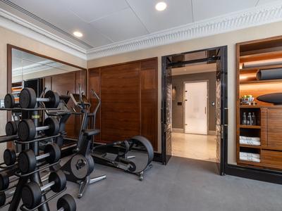 The Peninsula Suite