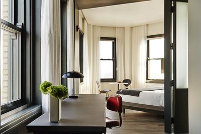 Corner Suite