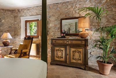 Deluxe Grotta