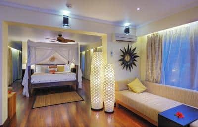 Beachfront Pool Suite Bedroom