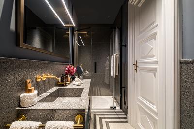 Junior Suite Bathroom