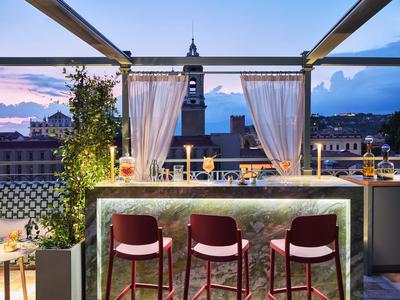 Rooftop Bar & Restaurant