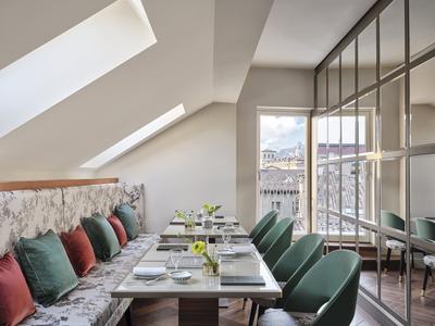 Rooftop Bar & Restaurant
