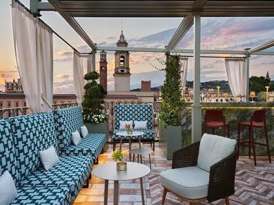 Rooftop Bar & Restaurant