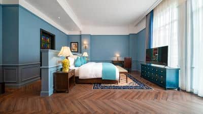 Feature Room