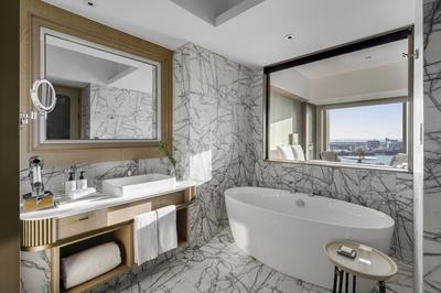 1 King Classic Harbor View
