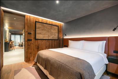 Three-Bedroom Prestige Apartment
