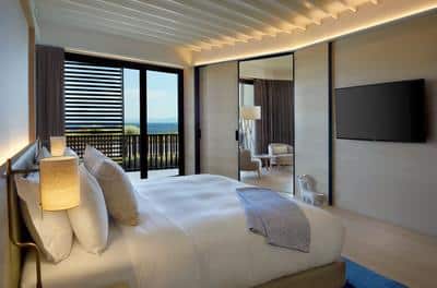 Master Suite with Pool Sea View