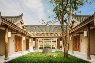Courtyard Suite
