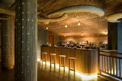 Moon Bar