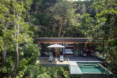 Oceanfront Pool Villa Suite