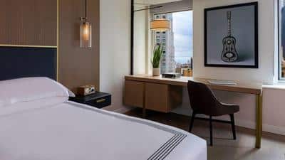 1 King Bed Deluxe