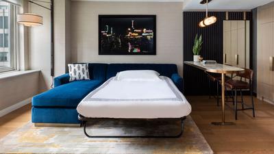 Studio Suite King, Upper Stories