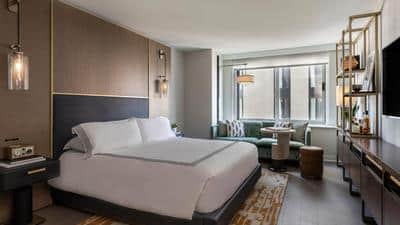 1 King Bed with Tub