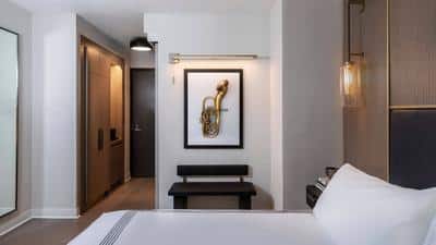 1 King Bed