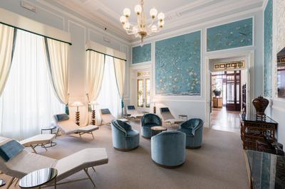 Chinese Lounge