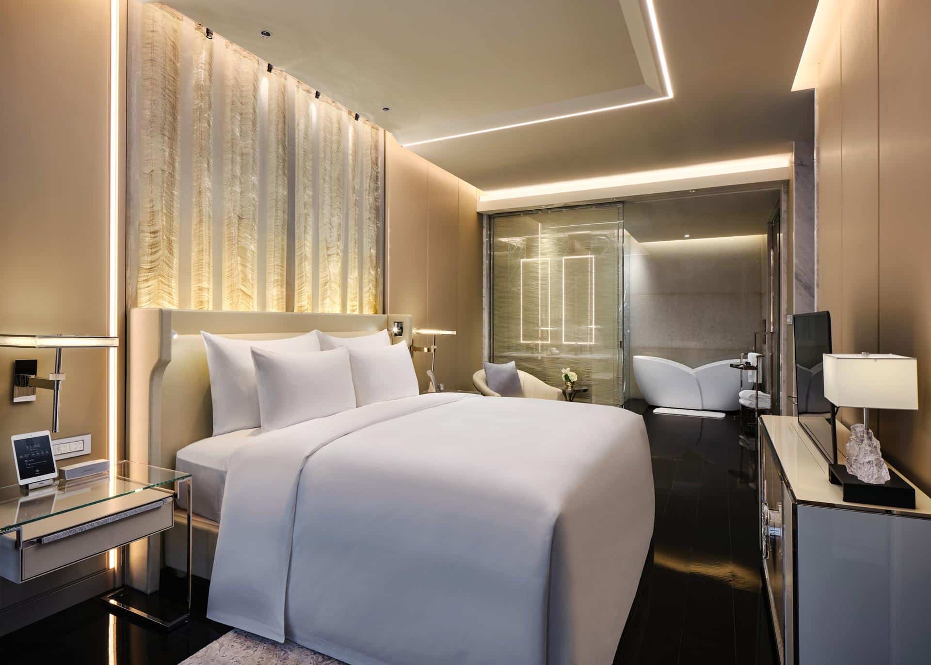 J Hotel, Shanghai Tower